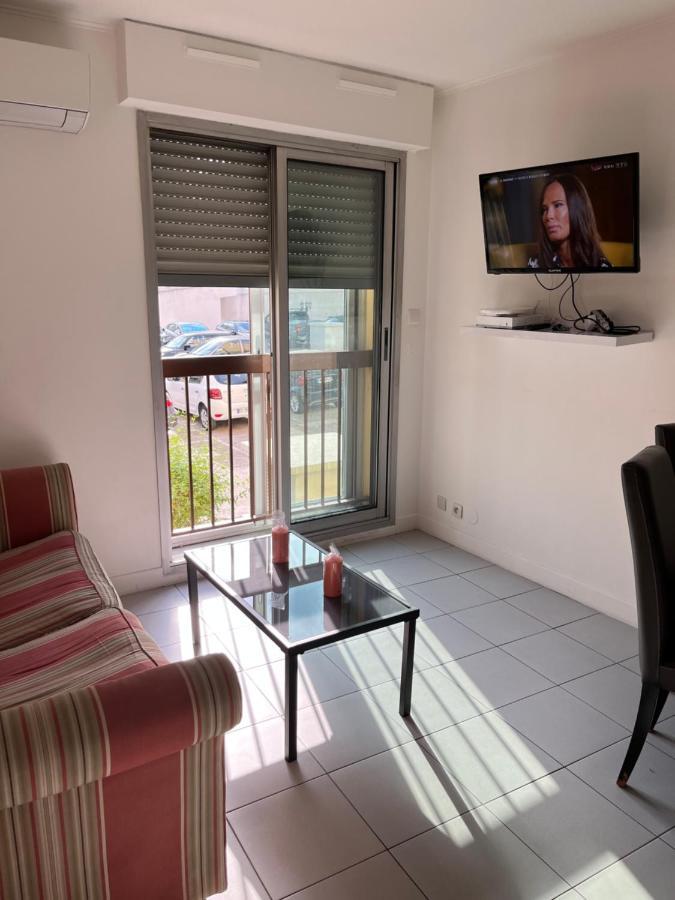 Superbe Appartement Au Bord De Plage Cros De Cagnes Dış mekan fotoğraf